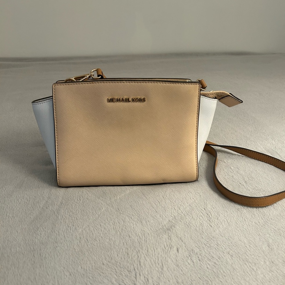 🌷Michael Kors Beige Saffiano Leather Crossbody Bag Chic Mini